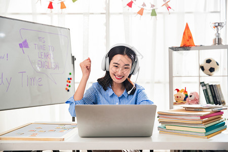 公鸡母鸡拖拉机